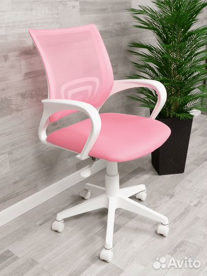 Розовое кресло сетчатое