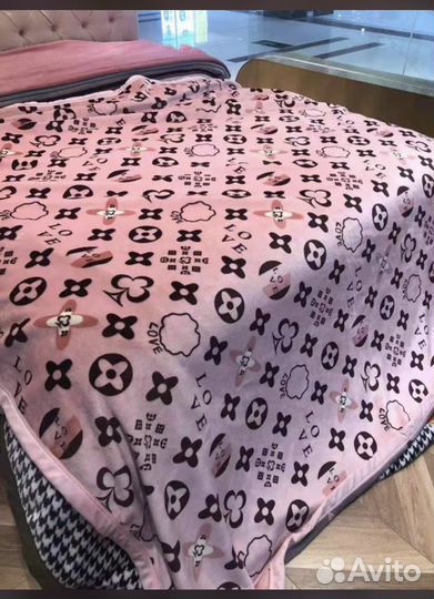 Пледы велюровые