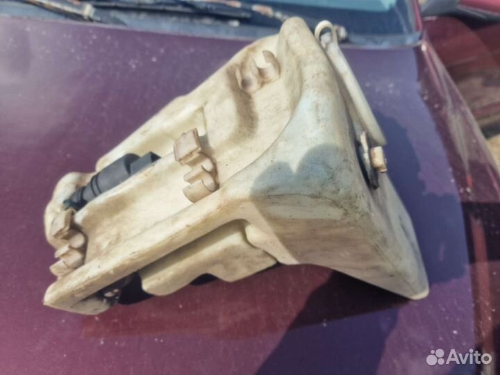 Бачок омывателя Мерседес W202