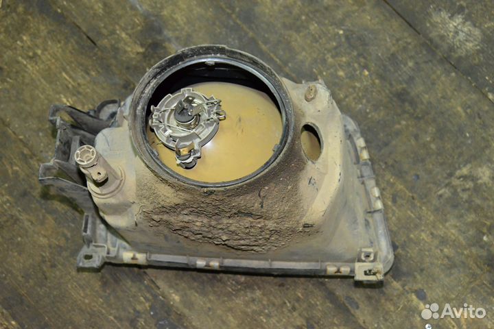 Audi 100 44 кузов с3 фара левая