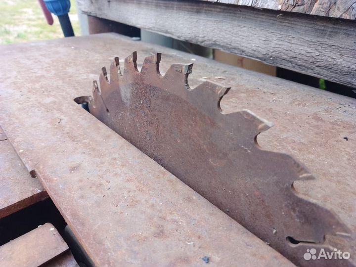 Деревообрабатывающий станок