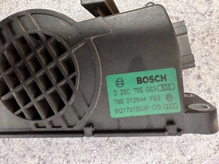 Педаль газа Skoda Fabia 2 хэтчбек 1.2 BZG