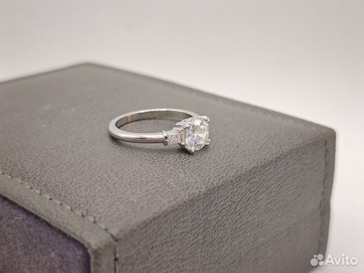 Золотое кольцо с бриллиантом 1.37ct G/VS1