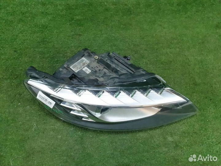 Фара правая Audi Q7