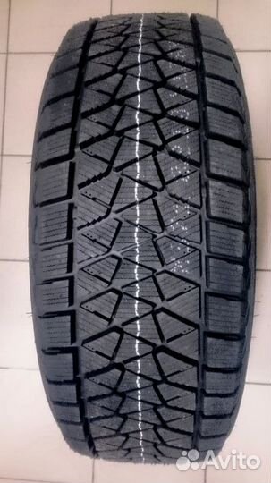 Bridgestone Blizzak DM-V2 235/65 R17 108S