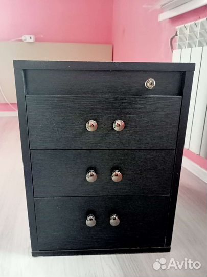 Сейф бу под тумбочку