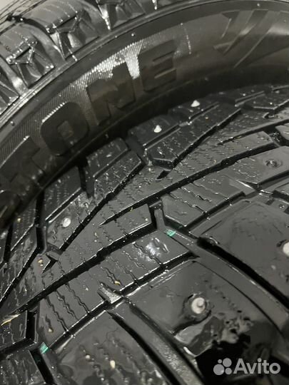 Roadstone Winguard WinSpike 215/65 R16