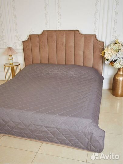 Покрывало на кровать стеганое 215х240