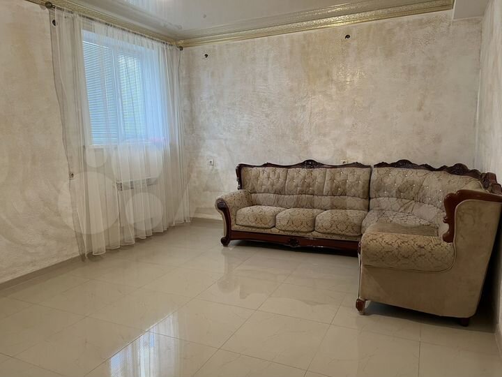 2-к. квартира, 80 м², 1/7 эт.