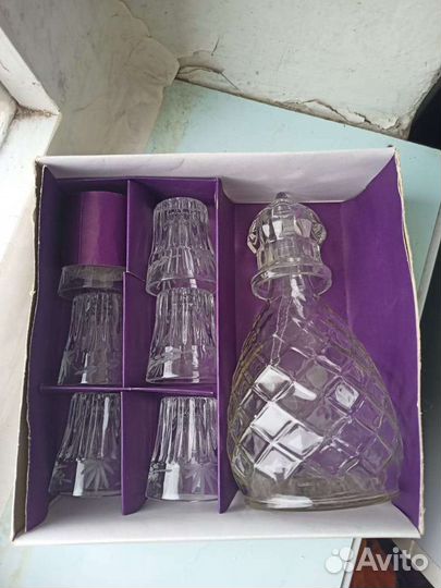 Графин со стопками