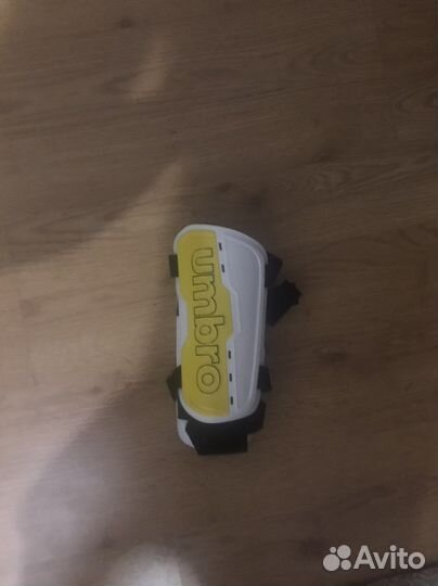 Футбольные щитки umbro