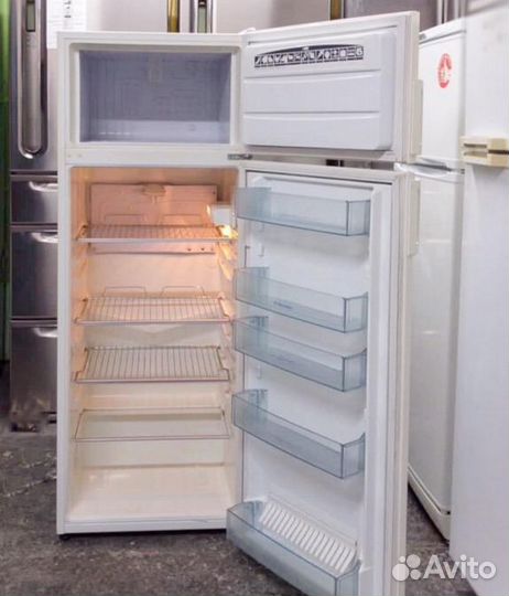 Холодильник бу Electrolux