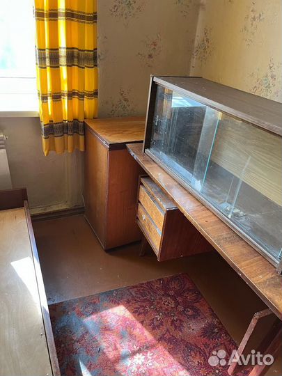 Полка книжная