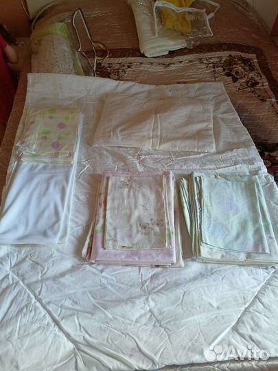 Детское одеяло и подушка в кроватку