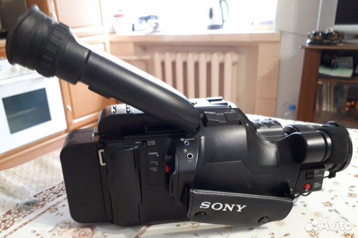 Видеокамера Sony с сумкой + аксессуары