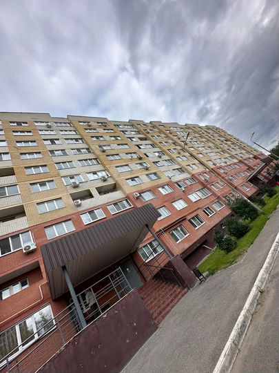 2-к. квартира, 70 м², 1/10 эт.