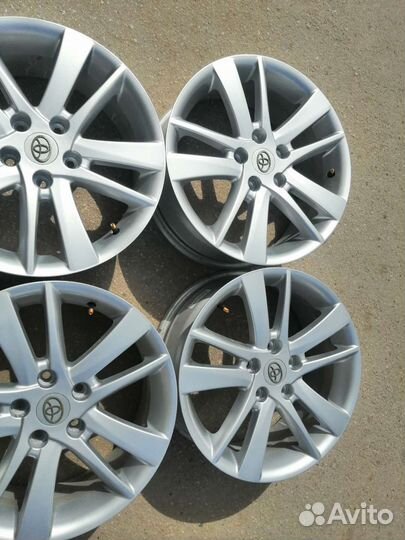 17 литые диски Toyota Серебро 5/114,3