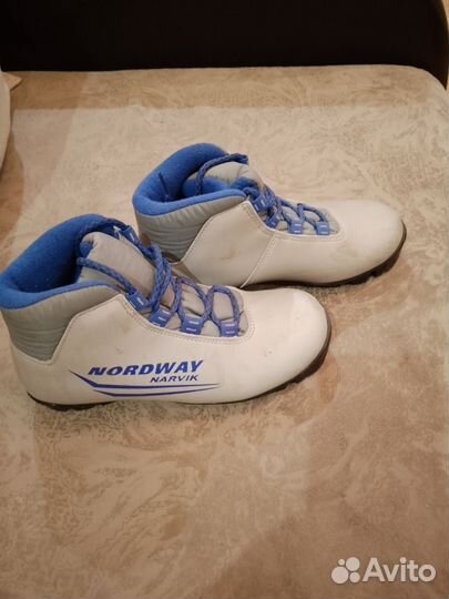 Лыжные ботинки