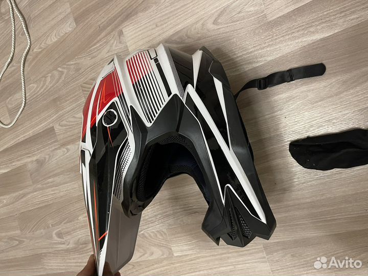 Кроссовый шлем