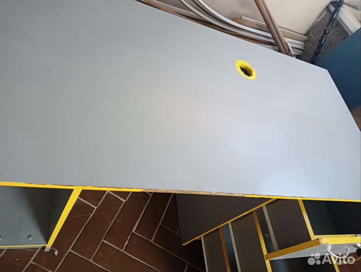 Стол компьютерный