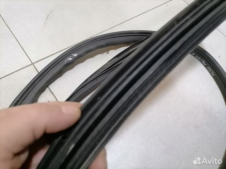 Уплотнитель двери задний Renault Megane II 2006г