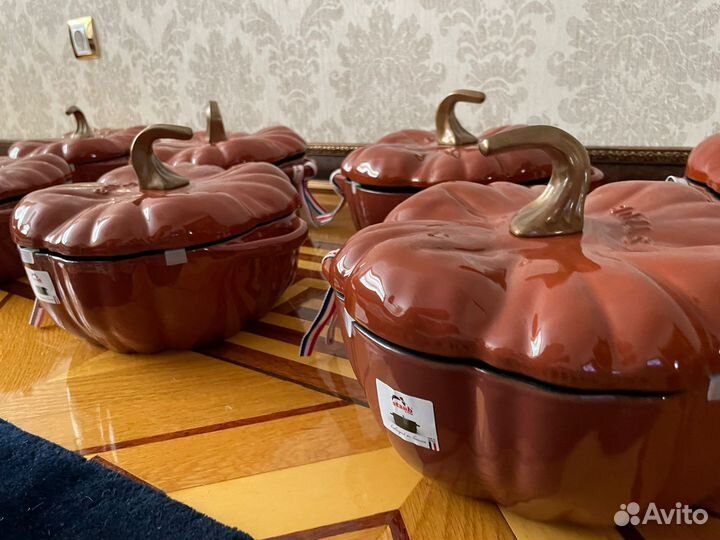 Чугунная кострюля