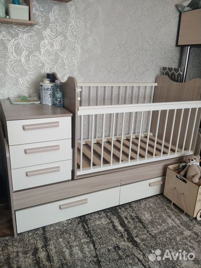 Детская кроватка трансформер с маятником