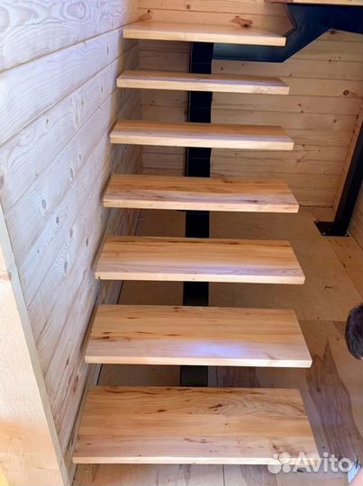 Г-образная лестница с поворотом