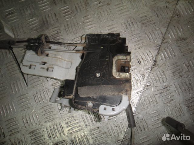 Замок двери Sonata GF (10-14) зад R б\у (арт. 814203S000)