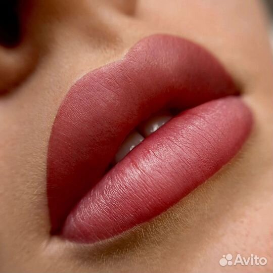 Мастер перманентного макияжа