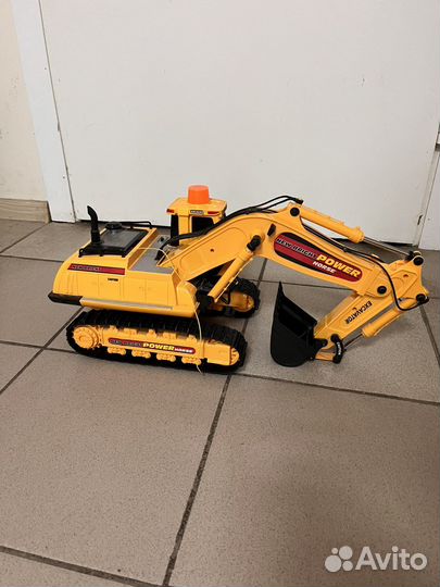 Экскаватор на радиоуправлении Racing Toys