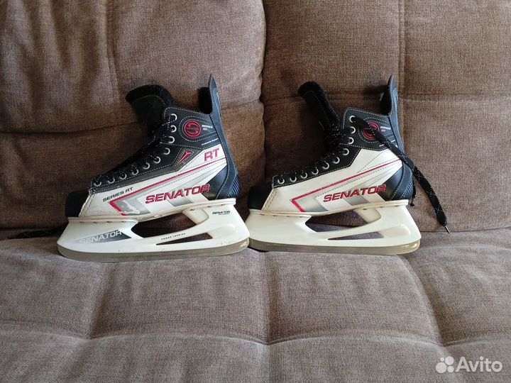 Коньки хоккейные