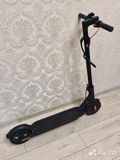 Электросамокат Xiaomi Mi Electric Scooter Pro