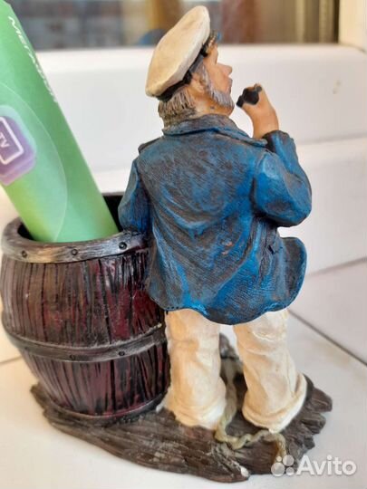 Сувенир фигурка Капитан