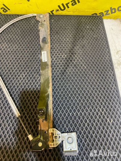 Стеклоподъемник передний левый Шевроле Треилблейзе