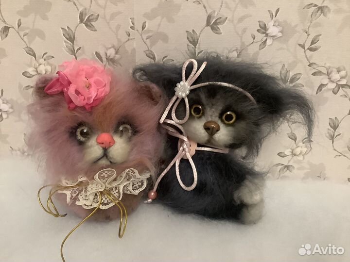 Игрушки ручной работы. Кошки