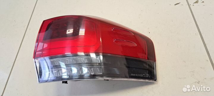 Фонарь задний правыый Toyota Land Cruiser 300