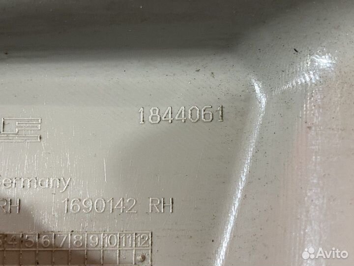 Накладка стойки лобового стекла правая Daf XF106