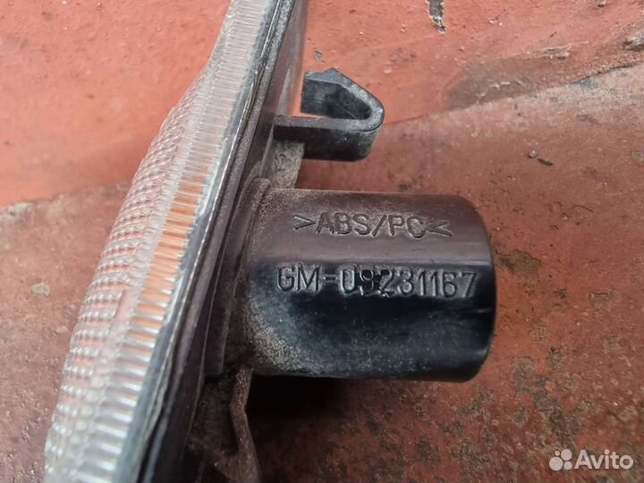 Повторитель поворота белый Opel Omega B