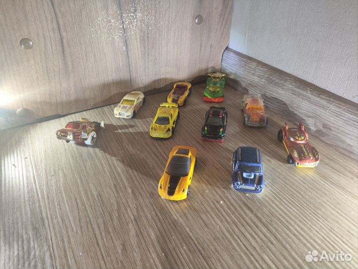 Hot wheels машинки