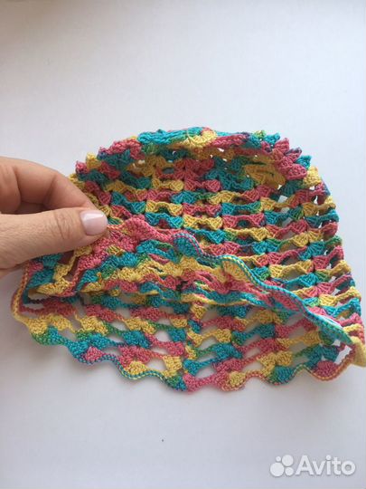 Вязаная цветная шапочка для девочки 9-18 месяцев