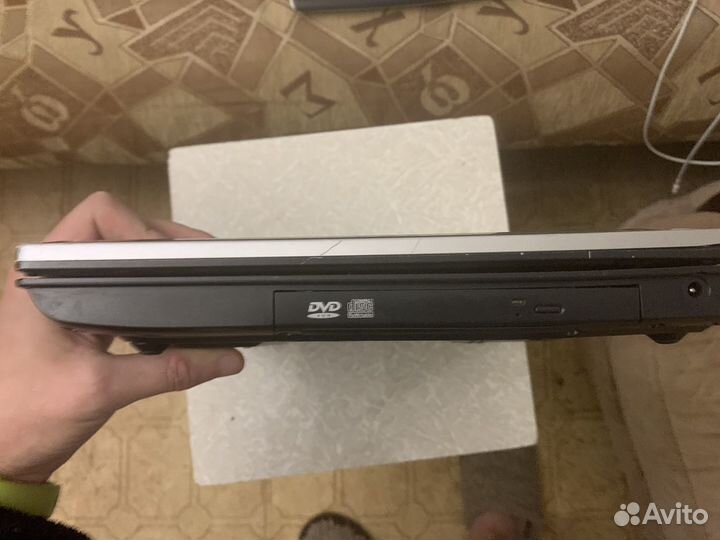 Ноутбук RoverBook Partner E510 WH живой раритет