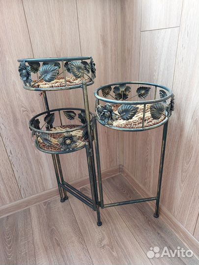 Подставка под цветы ручной работы