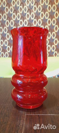 Ваза красное стекло
