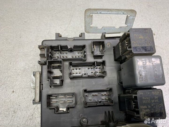 Блок предохранителей салонный Nissan Primera P11