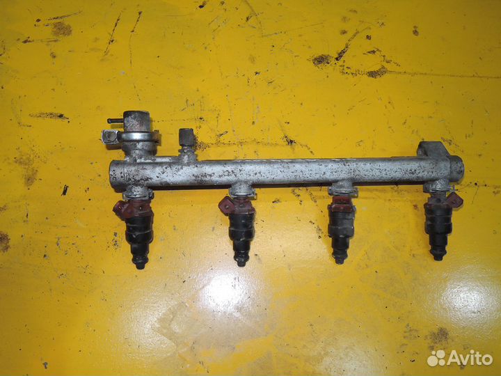 Рампа топливная Opel Vectra B 1995-1999