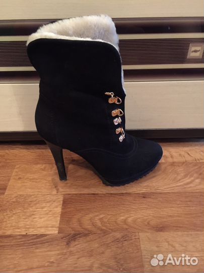 Продам ботинки