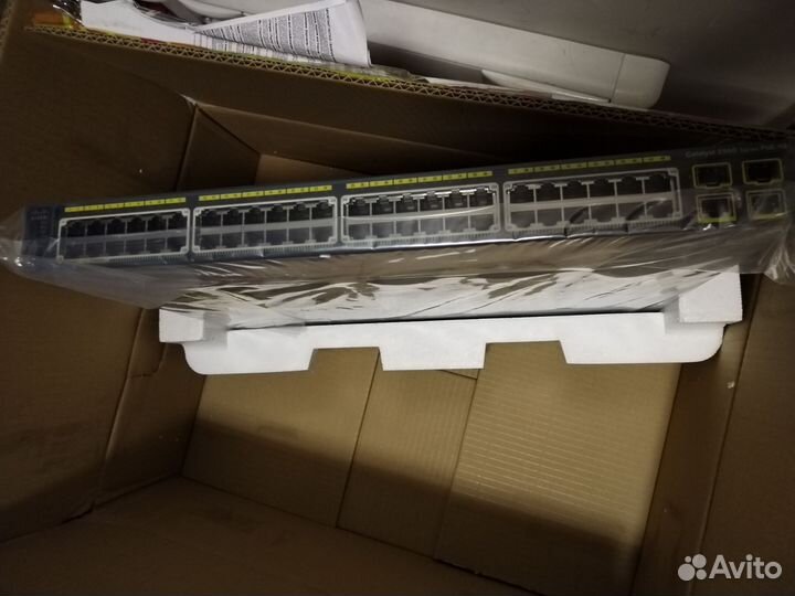 Коммутатор Cisco Wc-2960- 48 poe новый