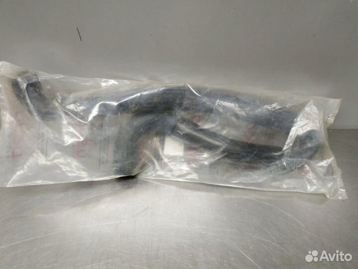 Патрубок радиатора Volkswagen Transporter T4