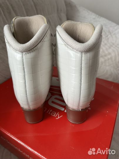 Фигурные коньки edea chorus 235